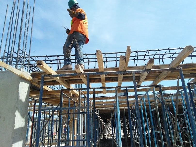 Cimbrado en elementos estructurales